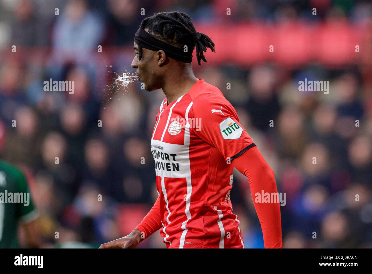 EINDHOVEN, PAYS-BAS - MARS 20 : Noni Madueke de PSV pendant le match néerlandais Eredivisie entre PSV et Fortuna Sittard au Philips Stadion le 20 mars 2022 à Eindhoven, pays-Bas (photo de Broer van den Boom/Orange Pictures) Banque D'Images
