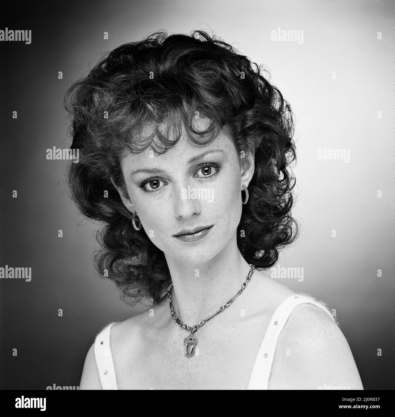 Judi Trott actrice, qui stars comme Lady Marian dans Robin de Sherwood, une production HTV. Studio Pix 14 mai 1984. Banque D'Images