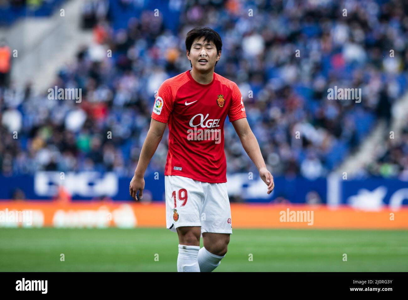 20th mars 2022 ; Stade RCDE, Barcelone, Espagne: La Liga football, Espanyol contre Mallorca; 19 Kang-in Lee of Mallorca regarde Banque D'Images