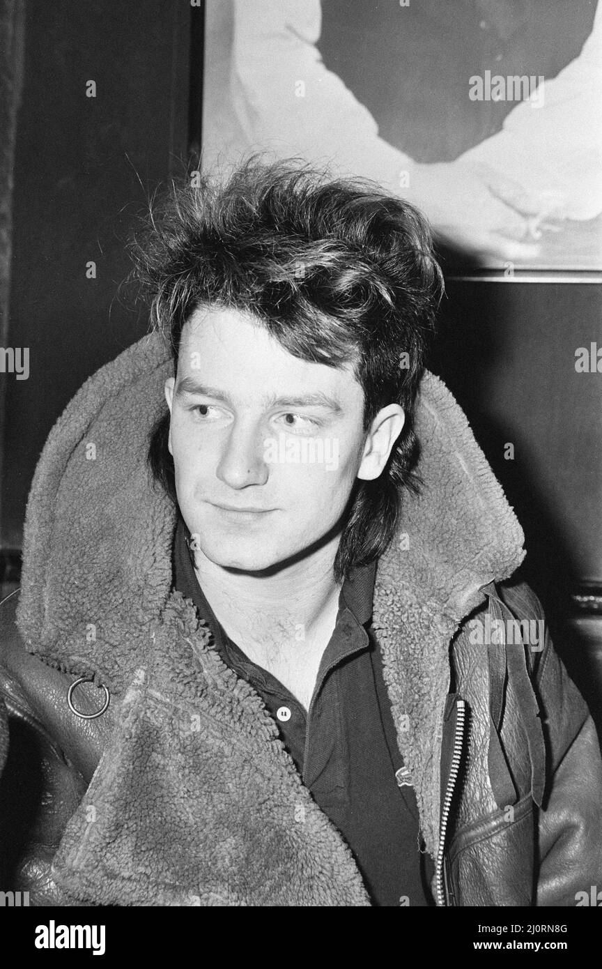 Bono, chanteur principal avec le groupe de rock irlandais U2 de Dublin