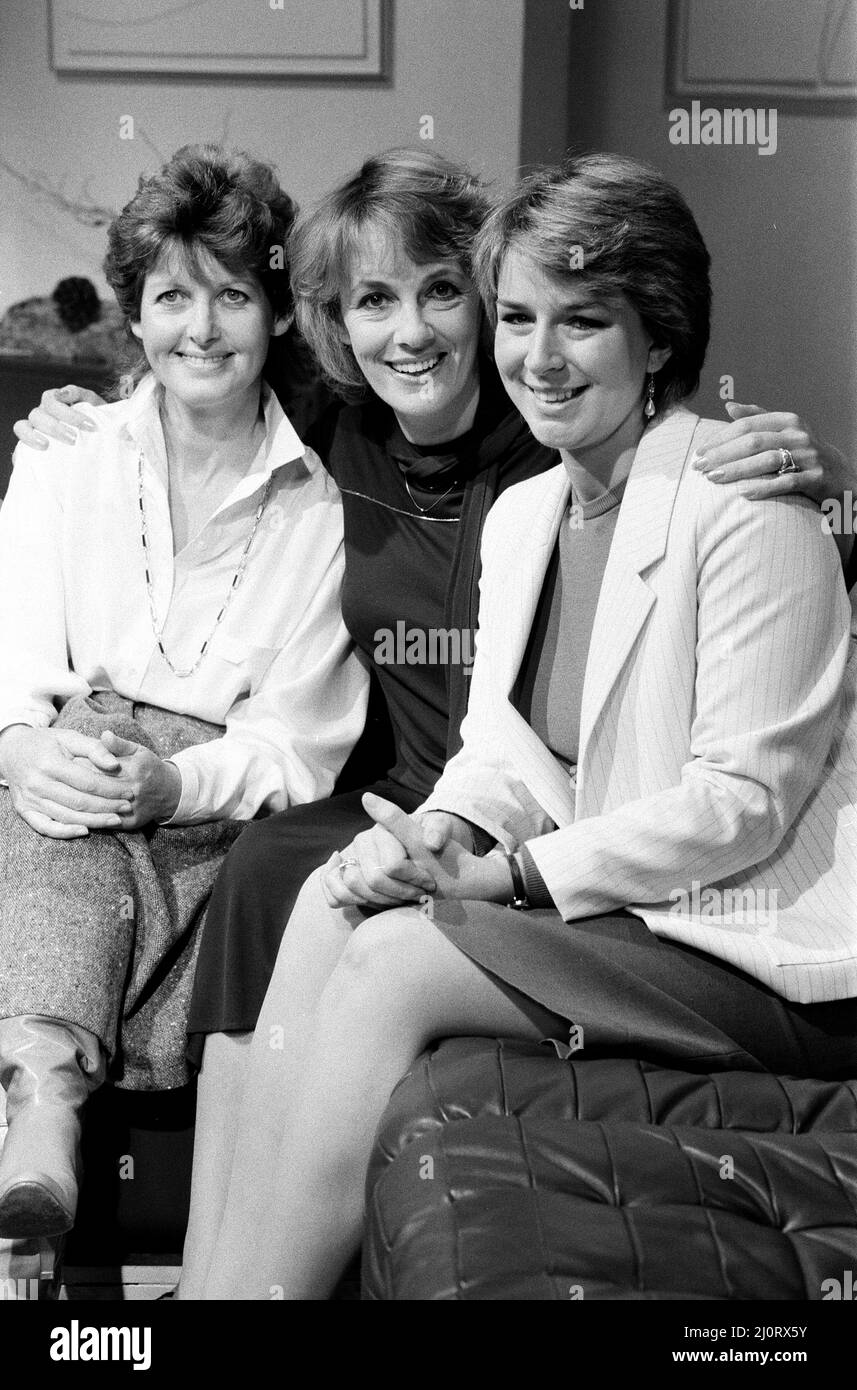 Trois nouveaux visages féminins rejoignent BBC télévisions « Breakfast Time ». Ils sont photographiés dans les studios Lime Grove. Sur la photo, Audrey Eyton, Esther Rantzen et Fern Britton. 22nd septembre 1983. Banque D'Images