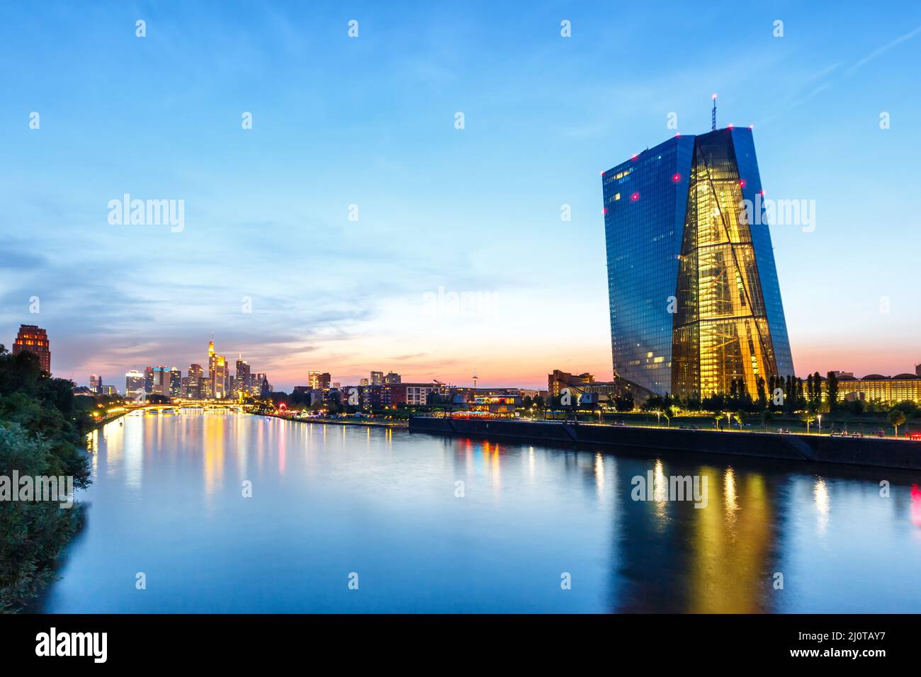Horizon de Francfort BCE Banque centrale européenne rivière main gratte-ciels gratte-ciel ville Banque D'Images