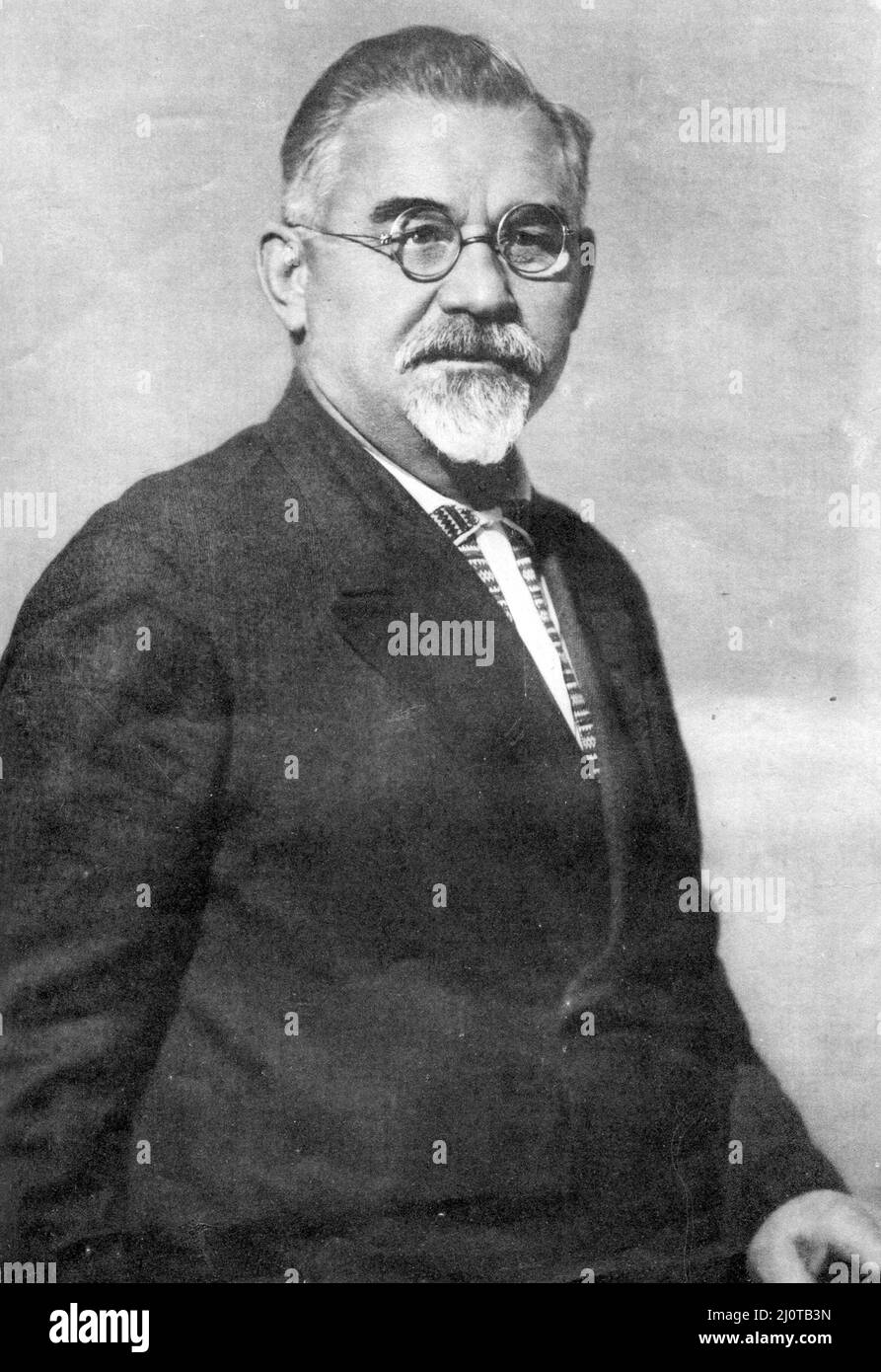 Grigory Ivanovitch Petrovsky (1878 - 1958) politicien soviétique d'Ukraine et ancien bolchevique. Il a participé à la signature du Traité sur la création de l'URSS et du Traité de Brest-Litovsk. Petrovsky était le chef du Parti communiste en Ukraine jusqu'en 1938, et l'un des responsables de la mise en œuvre de la politique de collectivisation de Staline. Banque D'Images