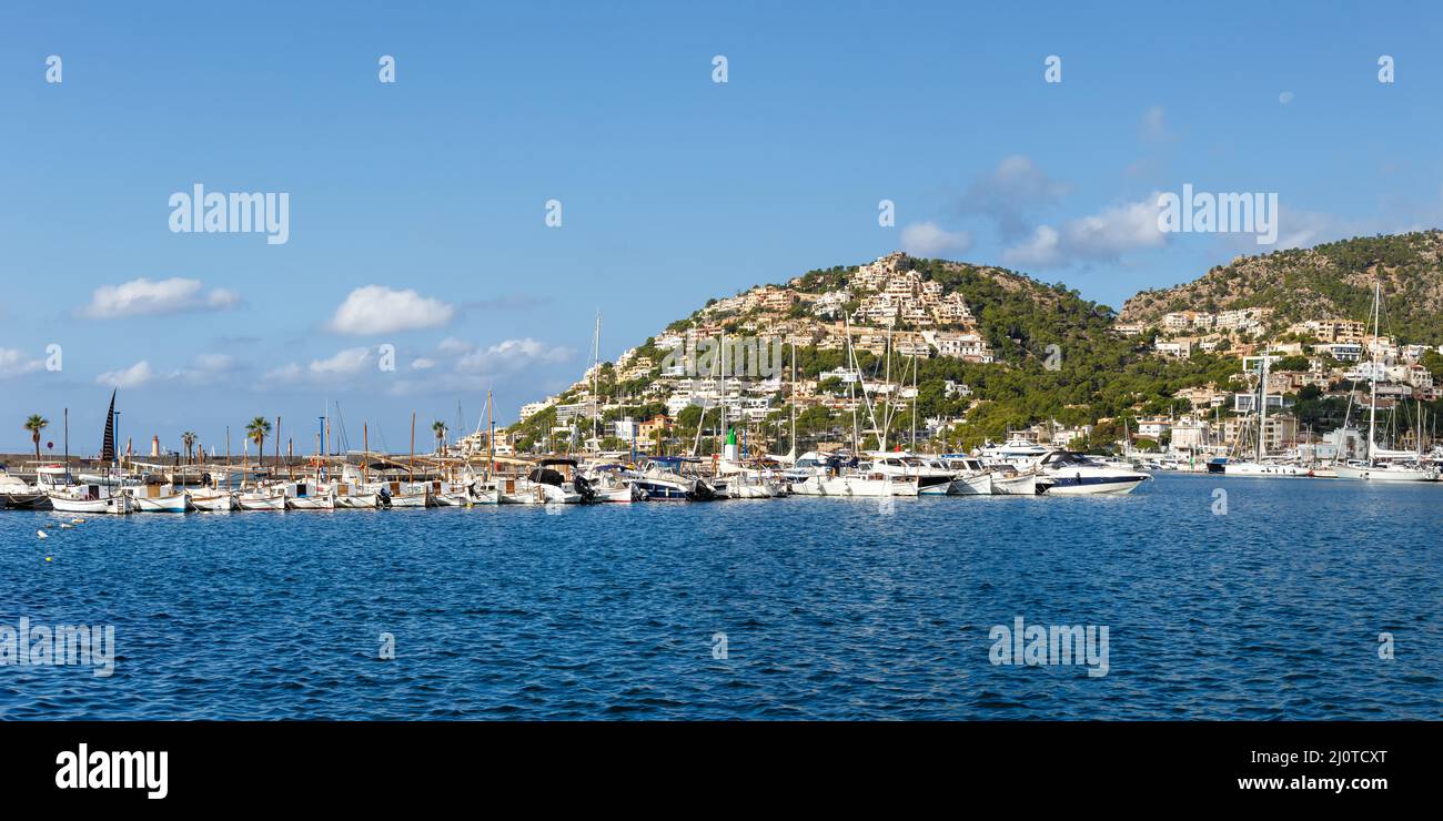 Port d'Andratx à Majorque port de plaisance avec bateaux vacances Voyage ville panorama en Espagne Banque D'Images