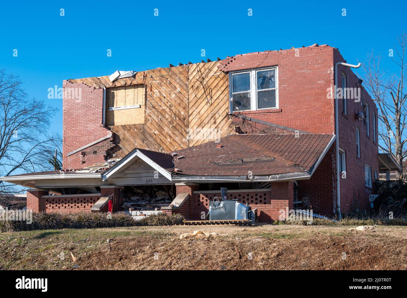Bowling Green, KY, 26 janvier 2022 -- les dommages de la tornade de décembre 2021 sont encore évidents six semaines plus tard. Photo de Liz Roll/FEMA Banque D'Images