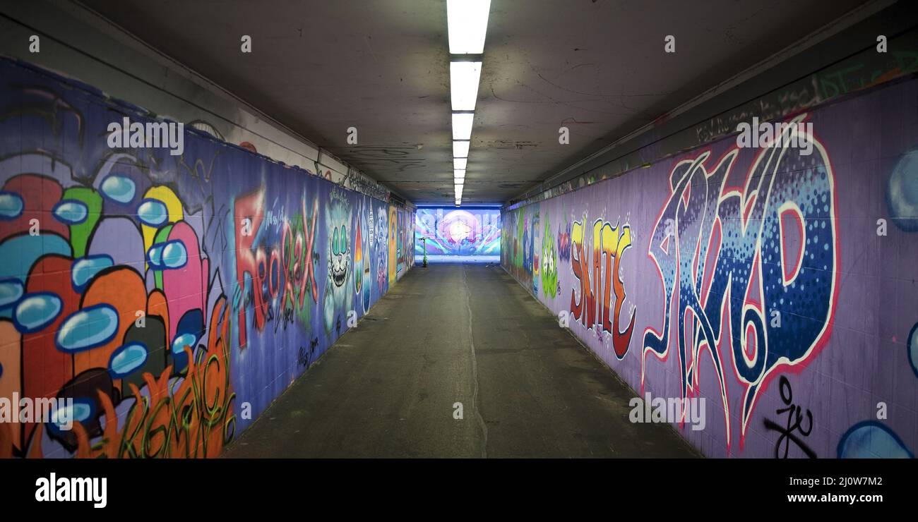 Art de rue à Kassel, passage souterrain, rue - espace pour les expériences urbaines, Kassel, Hesse, Allemagne, Europe Banque D'Images