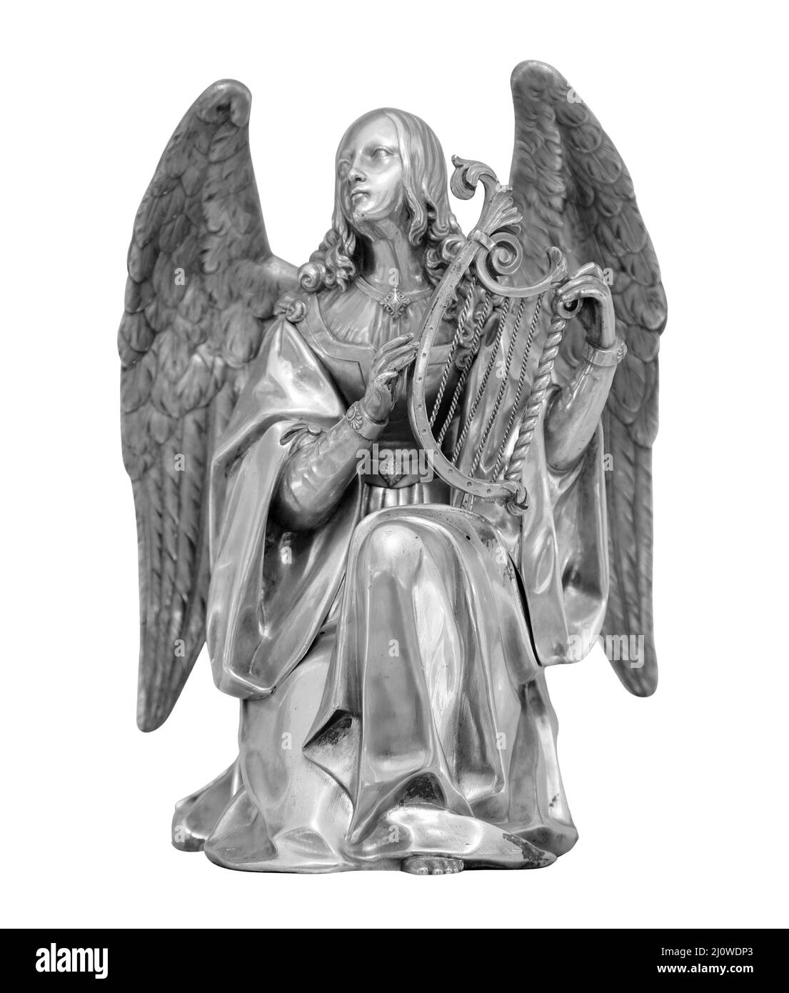 Statue d'ange isolée sur fond blanc. Sculpture en pierre blanche de chérubin de prière Banque D'Images Statue d'ange isolée sur fond blanc. Sculpture en pierre blanche de chérubin de prière Banque D'Images