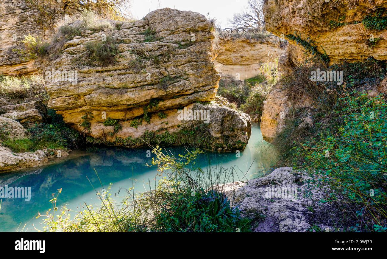 La réserve naturelle de Salto del Usero avec ses falaises de grès érodées et ses bassins d'eau colorés Banque D'Images