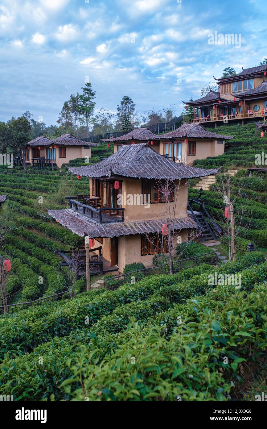 Lever du soleil à Lee vin Rak Thai, colonie chinoise, Mae Hong son, Thaïlande, magnifique paysage pendant le lever du soleil au village chinois AMO Banque D'Images