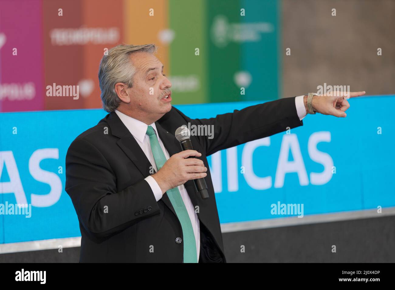 Villa Martelli, province de Buenos Aires, Argentine, 16th février 2022. Le Président de la Nation Argentine prononcera un discours lors d'un événement gouvernemental. Banque D'Images