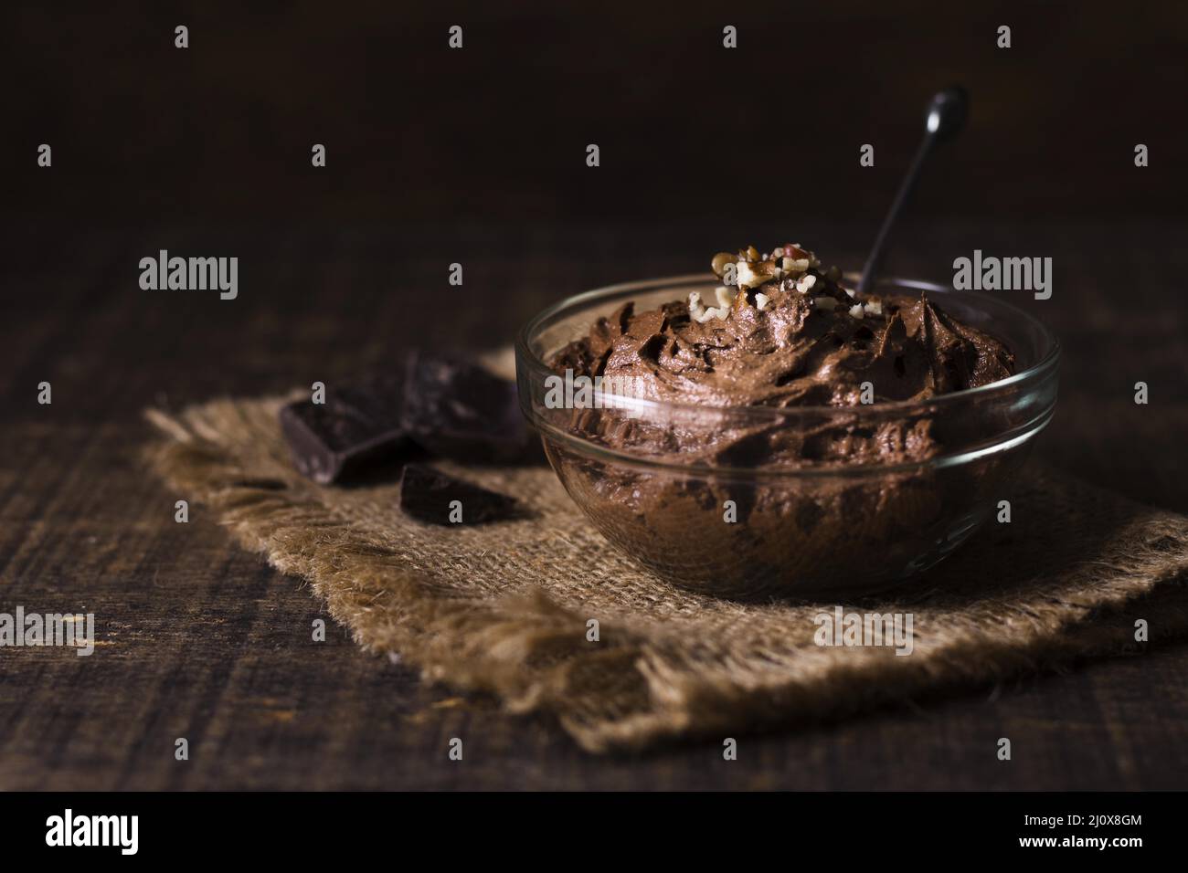 Fermez la délicieuse mousse au chocolat que vous pourrez déguster. Photo de haute qualité Banque D'Images