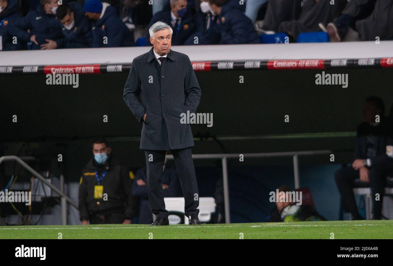 Stade Santiago Bernabeu, Madrid, Espagne. 20th mars 2022. La Liga Santander football, Real Madrid contre FC Barcelone; Carlo Ancelotti crédit: Action plus Sports/Alay Live News Banque D'Images