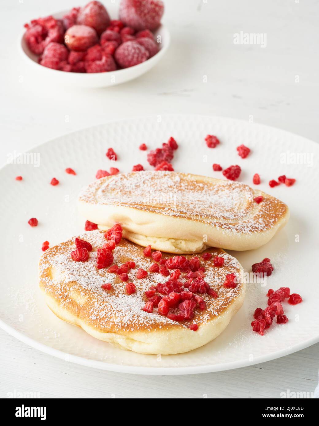 Crêpe japonaise moelleuse, soufflé épais. Cuisine tendance. Délicieux petit déjeuner Banque D'Images