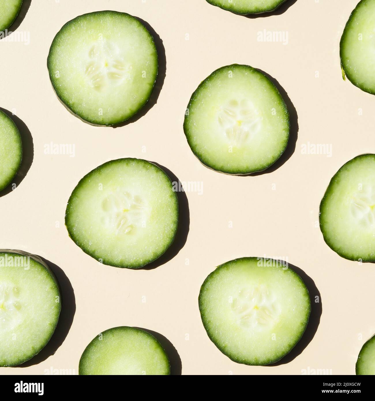 Gros plan extrême tranches de concombre haut wiew. Concept de photo de haute qualité Banque D'Images