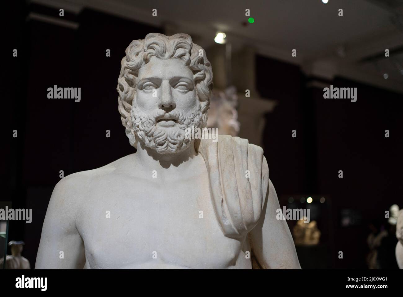 Statue de Poséidon, Dieu de la mer dans la mythologie grecque. Musée archéologique d'Istanbul, Turquie. Banque D'Images
