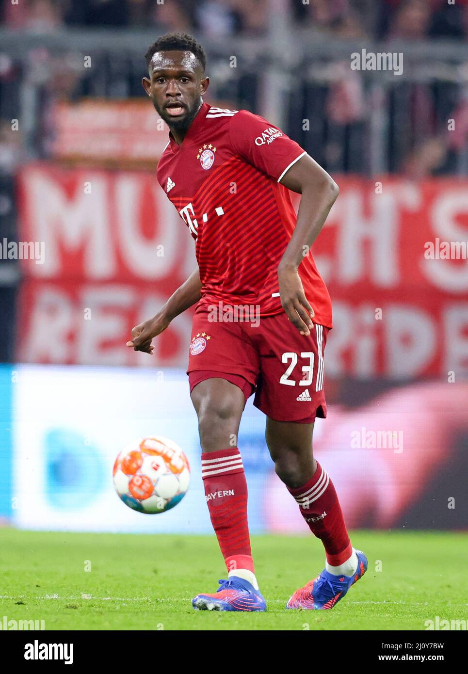 Tanguy Nianzou du FC Bayern Muenchen FC Bayern MŸnchen Union Berlin 4:0 ...