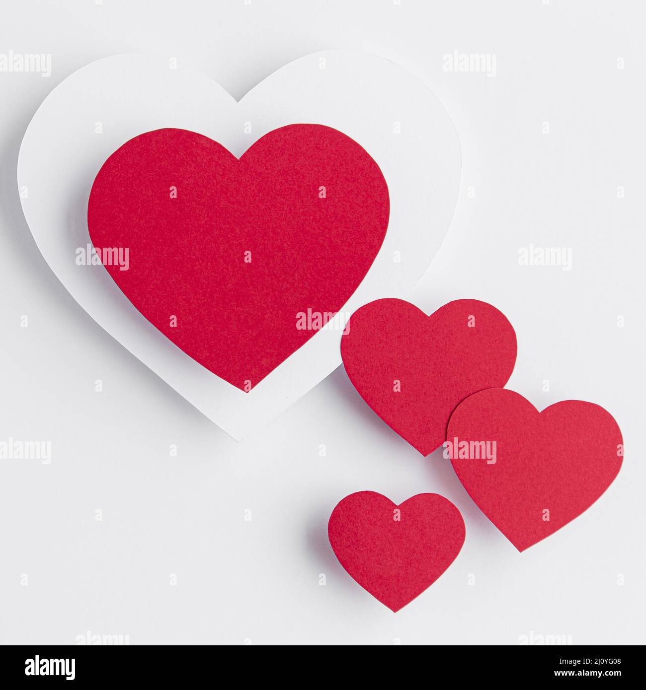 Vue de dessus disposition des coeurs avec espace de copie. Photo de haute qualité Banque D'Images