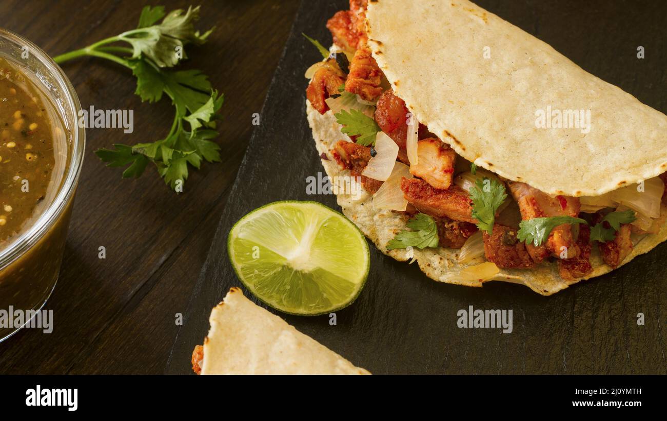 Cuisine mexicaine avec taco. Photo de haute qualité Banque D'Images