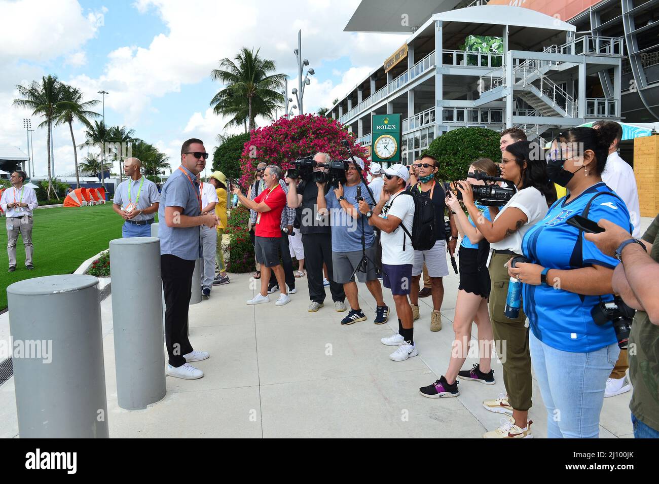 Miami Gardens, États-Unis. 20th mars 2022. MIAMI GARDENS, FL - MARS 20: James Blake, directeur du tournoi de Miami Open, et Jeremy Walls, directeur des recettes du Hard Rock Stadium, s'adressant à la presse lors de la visite de découverte de Miami Open site 2022 au Hard Rock Stadium présentée par Itaú le 20 mars 2022 à Miami Gardens, Floride. L'Open de Miami 2022 dévoilera les éléments que les fans peuvent s'attendre à apprécier tandis que le tournoi se prépare à accueillir les fans du monde entier. (Photo de JL/Sipa USA) crédit: SIPA USA/Alay Live News Banque D'Images