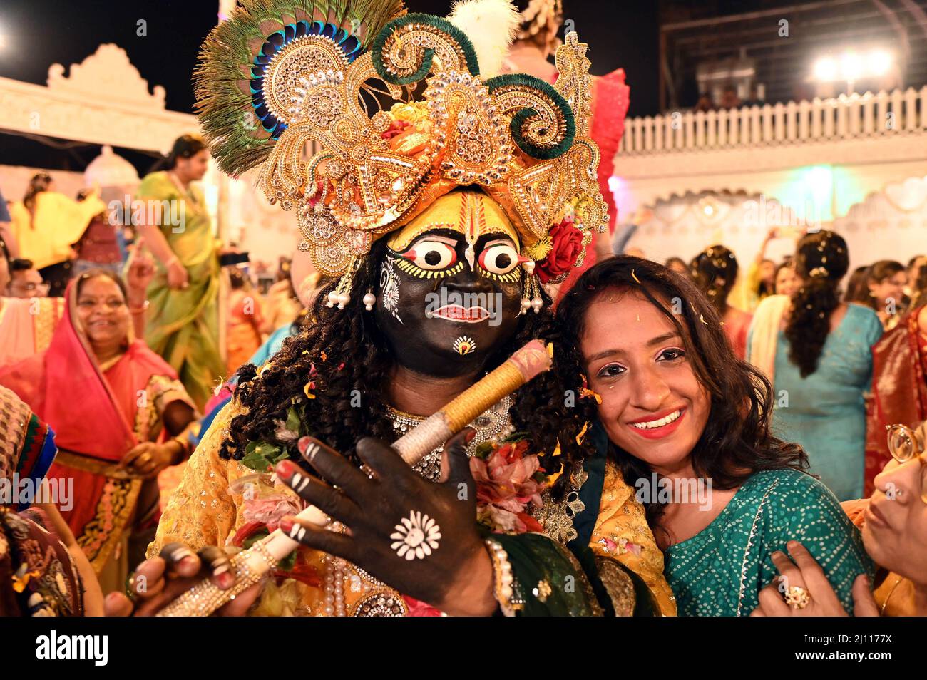 Bikaner, Rajasthan, Inde. 20th mars 2022. Un artiste folklorique se produit dans la communauté Agarwal de Holi Sneh Milan, dans le jardin du mariage Riddhi Siddhi, Rani Bazar. (Credit image: © Dinesh Gupta/Pacific Press via ZUMA Press Wire) Banque D'Images