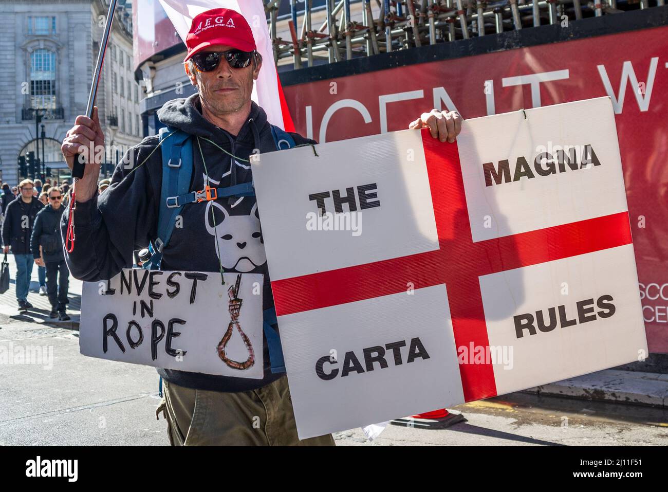 Manifestation organisée à Westminster, Londres, Royaume-Uni, dont Covid 19 anti-vaccination, aucune vaccination des enfants, pour les manifestants pour la liberté. Magna Carta Banque D'Images