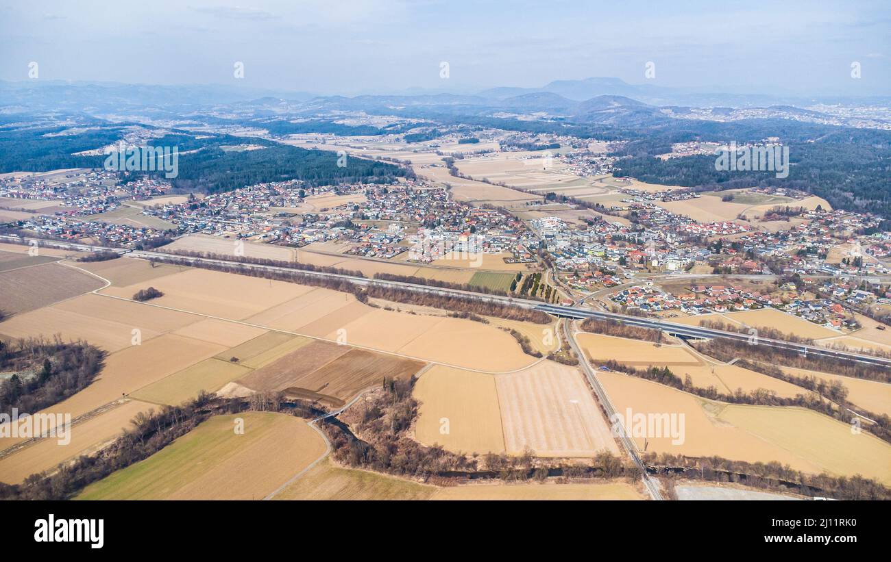 Vue aérienne sur les terres agricoles autour de Lannach et de Lieboch en Autriche Banque D'Images