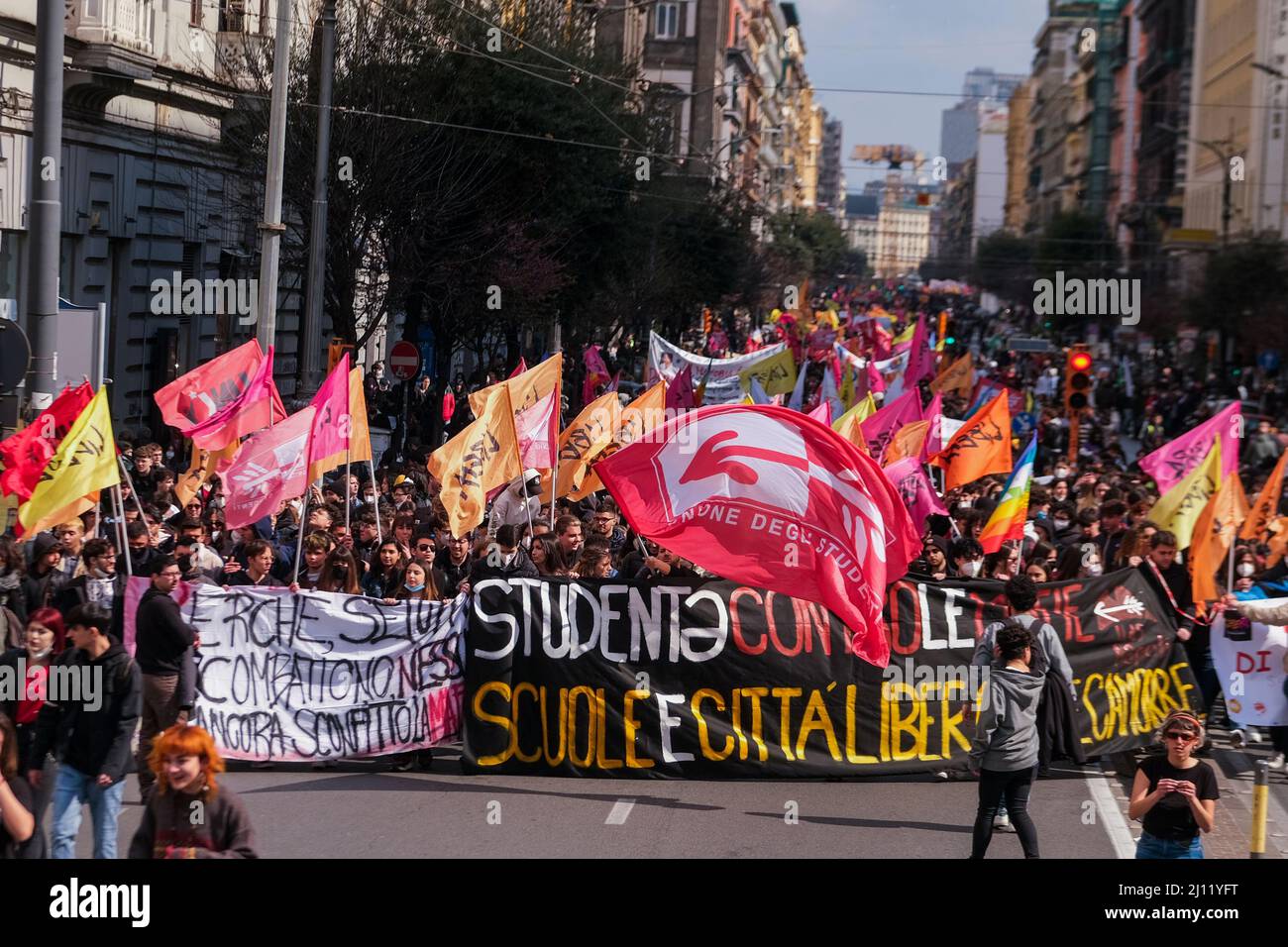 La procession de Libera part de la Piazza Garibaldi pour le 27th jour du souvenir et de l'engagement en mémoire des victimes des mafias Banque D'Images