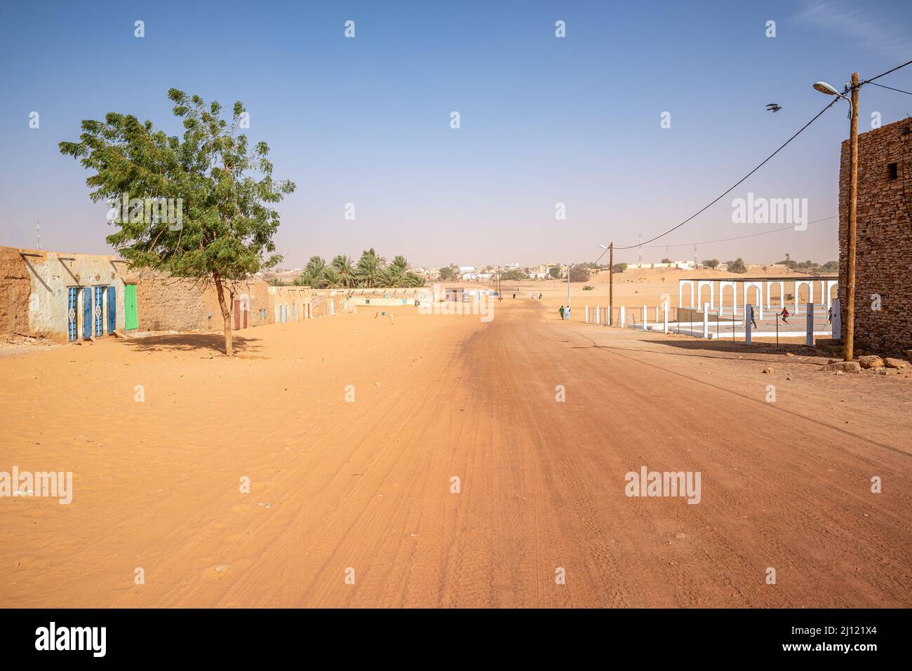 Une rue sablonneuse, Chinguetti, Mauritanie Banque D'Images