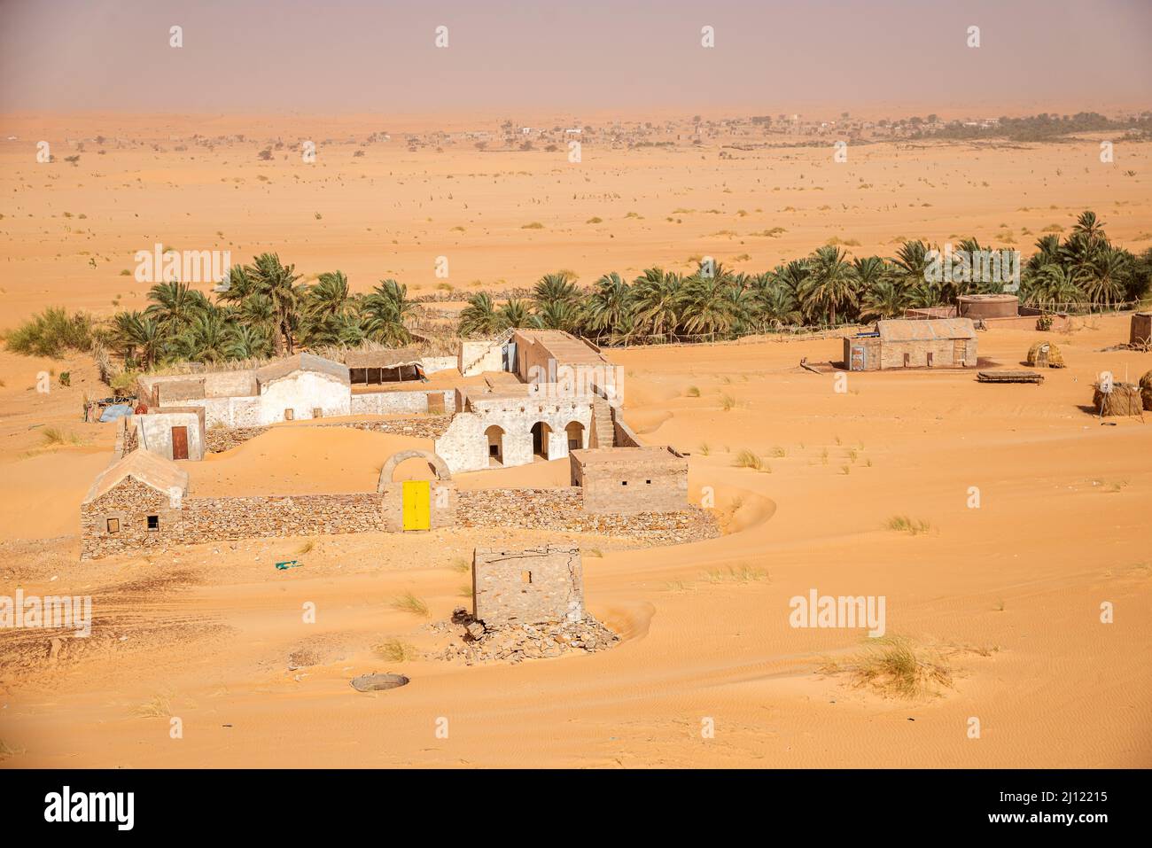 Bâtiments et palmeraie dans le Vieux Chinguetti, Mauritanie Banque D'Images