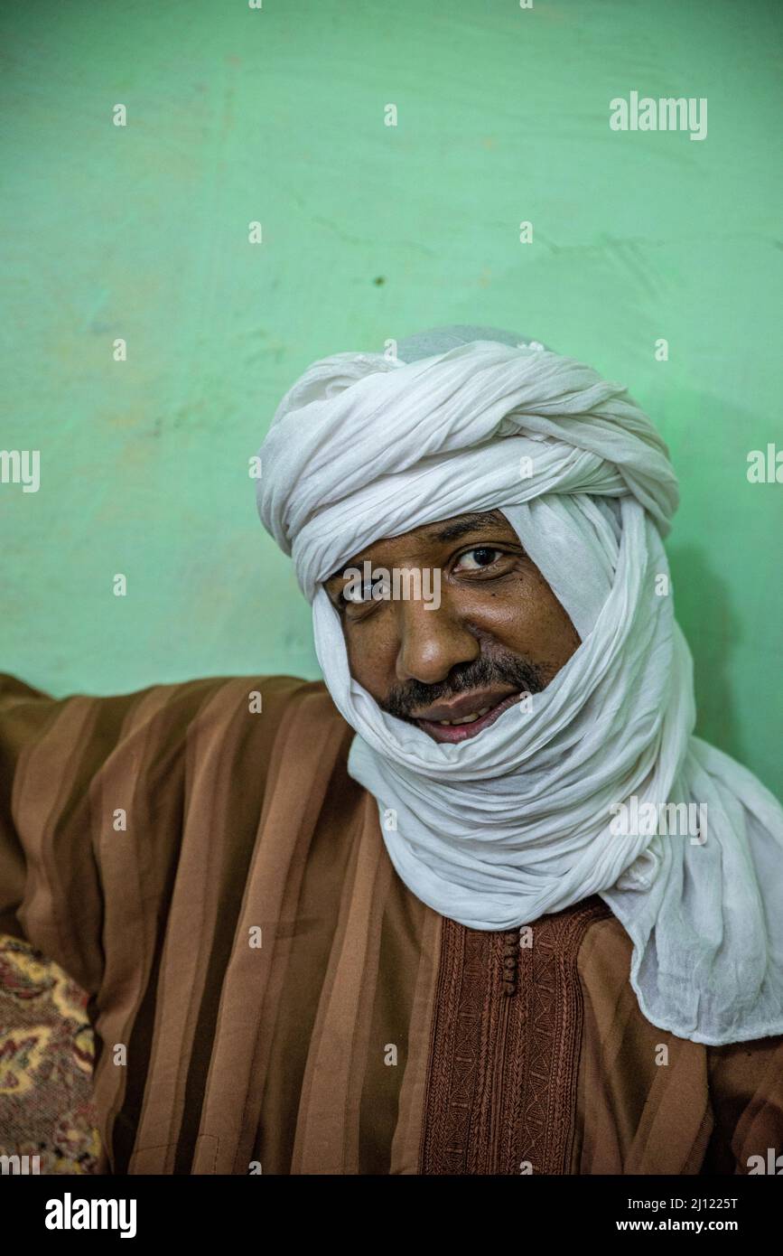 Portrait d'un mauritanien avec turban blanc, Chinguetti, Mauritanie Banque D'Images