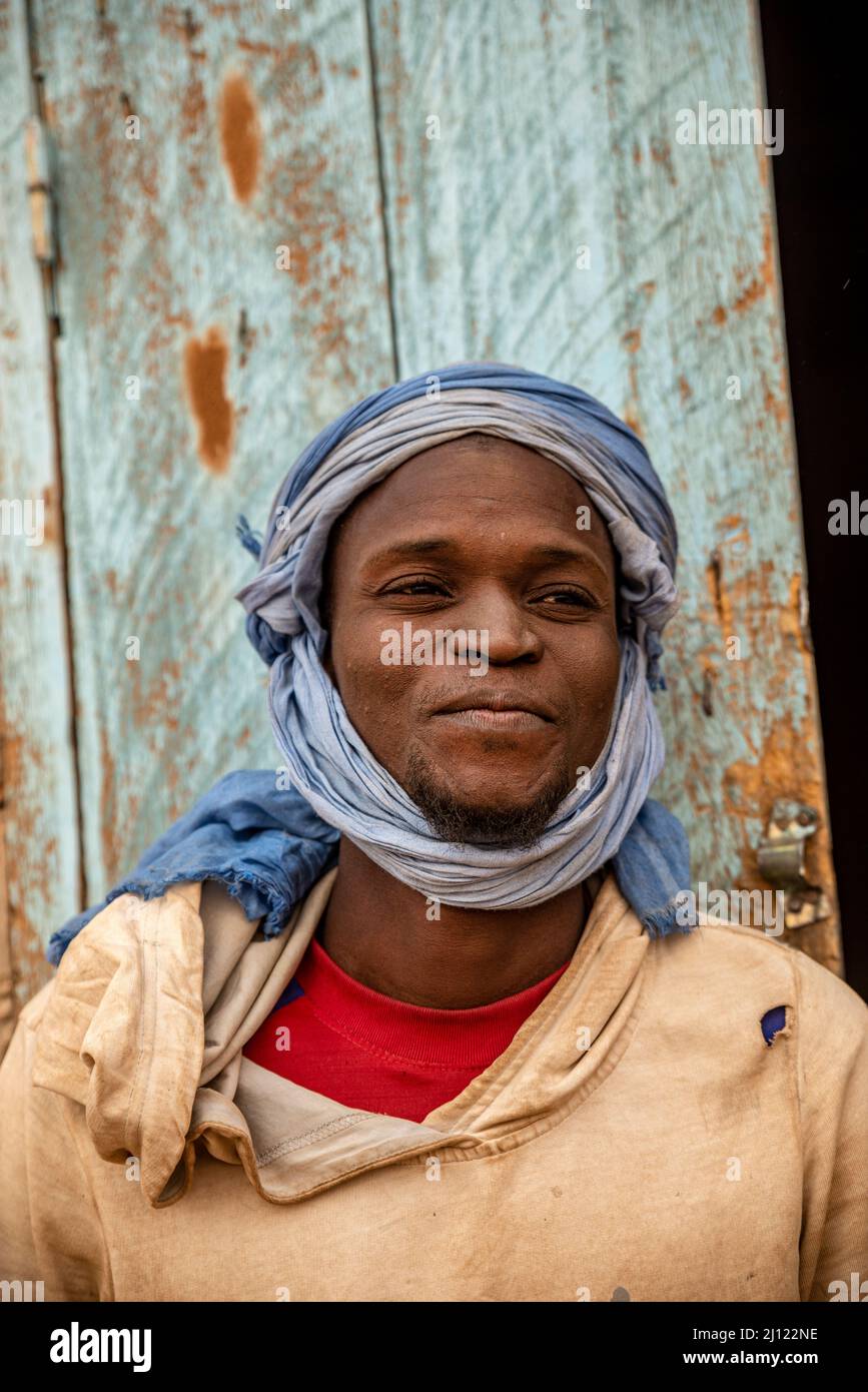 Portrait d'un homme adulte mauritanien, Ouadane, Mauritanie Banque D'Images