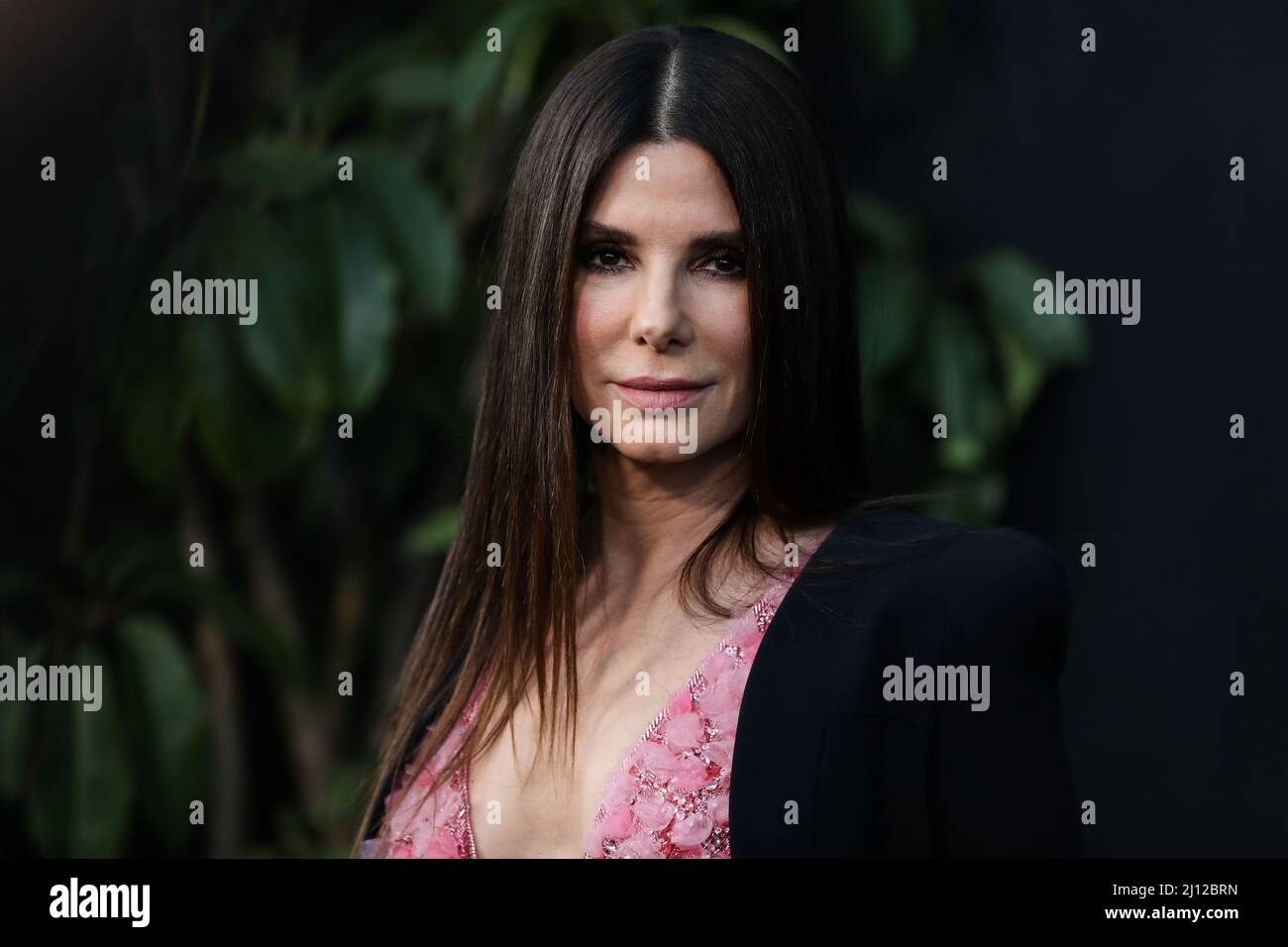 Los Angeles, États-Unis. 21st mars 2022. WESTWOOD, LOS ANGELES, CALIFORNIE, États-Unis - MARS 21: L'actrice américaine Sandra Bullock arrive à la première de Los Angeles de Paramount Pictures 'The Lost City' tenue au Regency Village Theatre le 21 mars 2022 à Westwood, Los Angeles, Californie, États-Unis. (Photo de Xavier Collin/image Press Agency) Credit: Image Press Agency/Alay Live News Banque D'Images