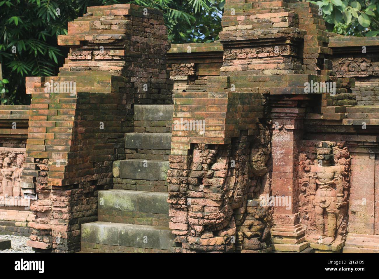 Le temple de Mirigambar est un bâtiment qui est considéré comme une relique du début de l'ère de Majapahit ou même avant. Banque D'Images