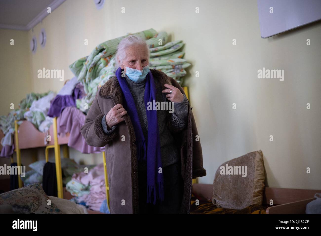 59 personnes aînée qui ont évacué des villes autour de Kiev (Kiev) comme Irpin, Hostomel, Borodyanka… Habitez-vous et vivez dans une maternelle dans le quartier de Podel, au nord de la ville, le 10 mars 2022. Photo de Raphael Lafargue/ABACAPRESS.COM Banque D'Images