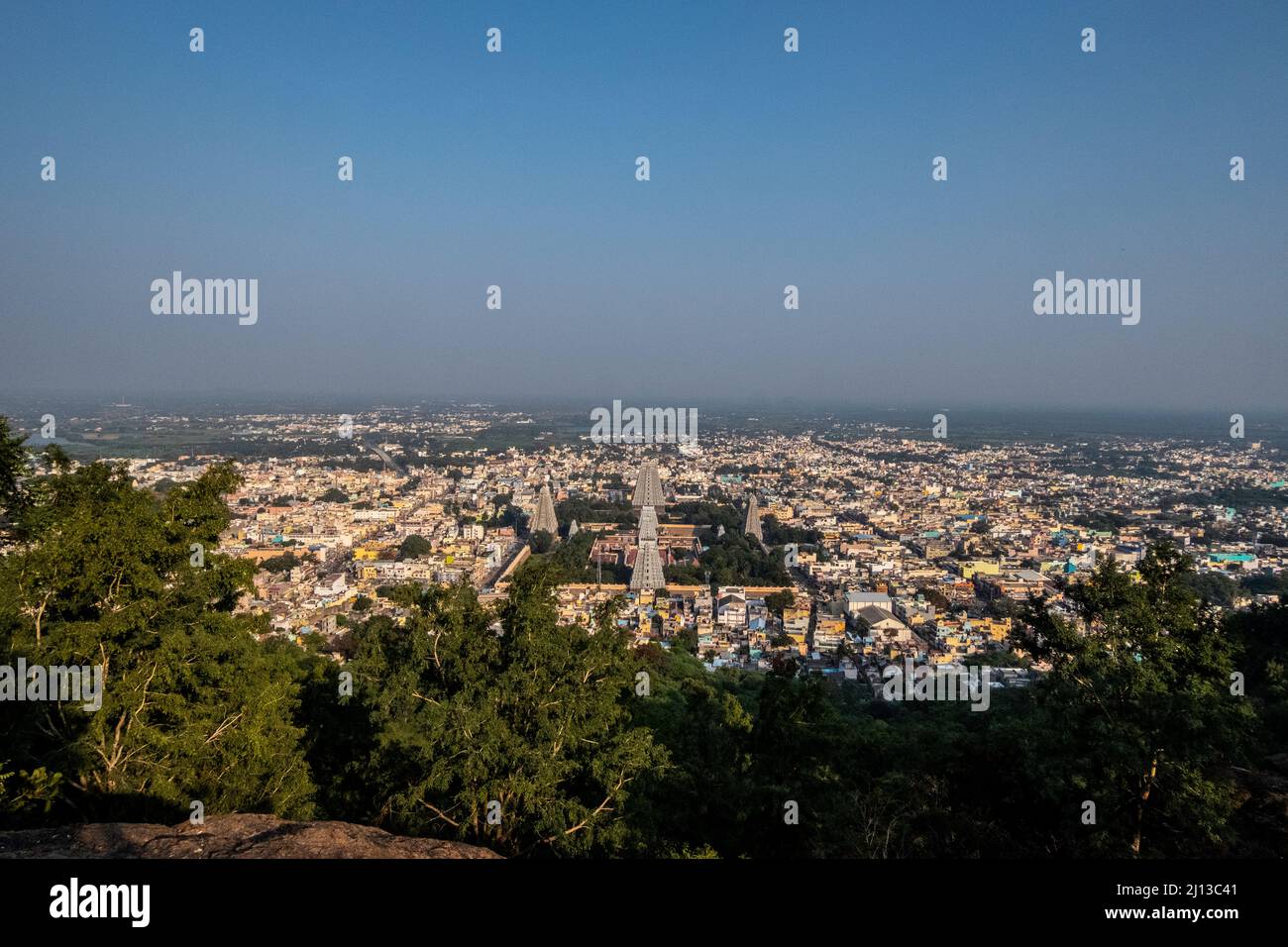 Arunachala est une colline à Tiruvannamalai, Tamil Nadu, et l'un des cinq principaux lieux saints Shaiva dans le sud de l'Inde.le Temple Arunachalesvara à Shiva est Banque D'Images