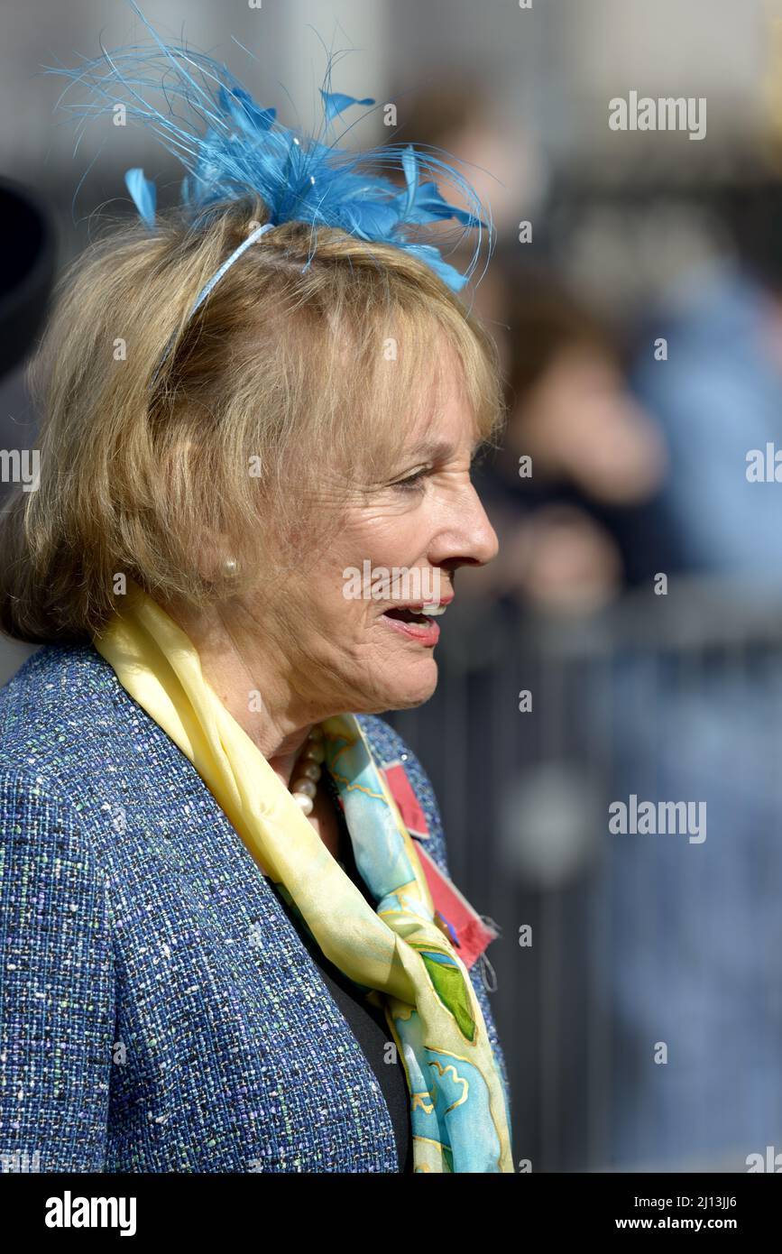 Dame Esther Rantzen - journaliste et présentatrice à la télévision - quitte le service commémoratif de Dame Vera Lynn à l'abbaye de Westminster, le 21st mars 2022 Banque D'Images
