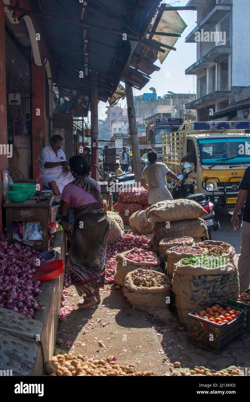 Pondichéry Food Market, Pondichéry, aujourd'hui connu sous le nom de Puducherry, est la capitale et la ville la plus peuplée du territoire de l'Union de Puducherry en Inde. Banque D'Images