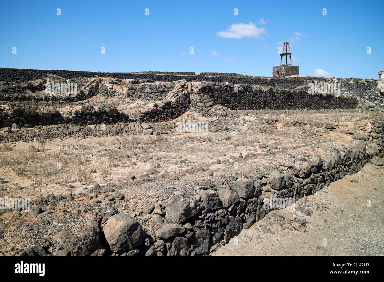 roche de lave noire murs de pierre champ diviser arrecife lanzarote îles canaries espagne Banque D'Images
