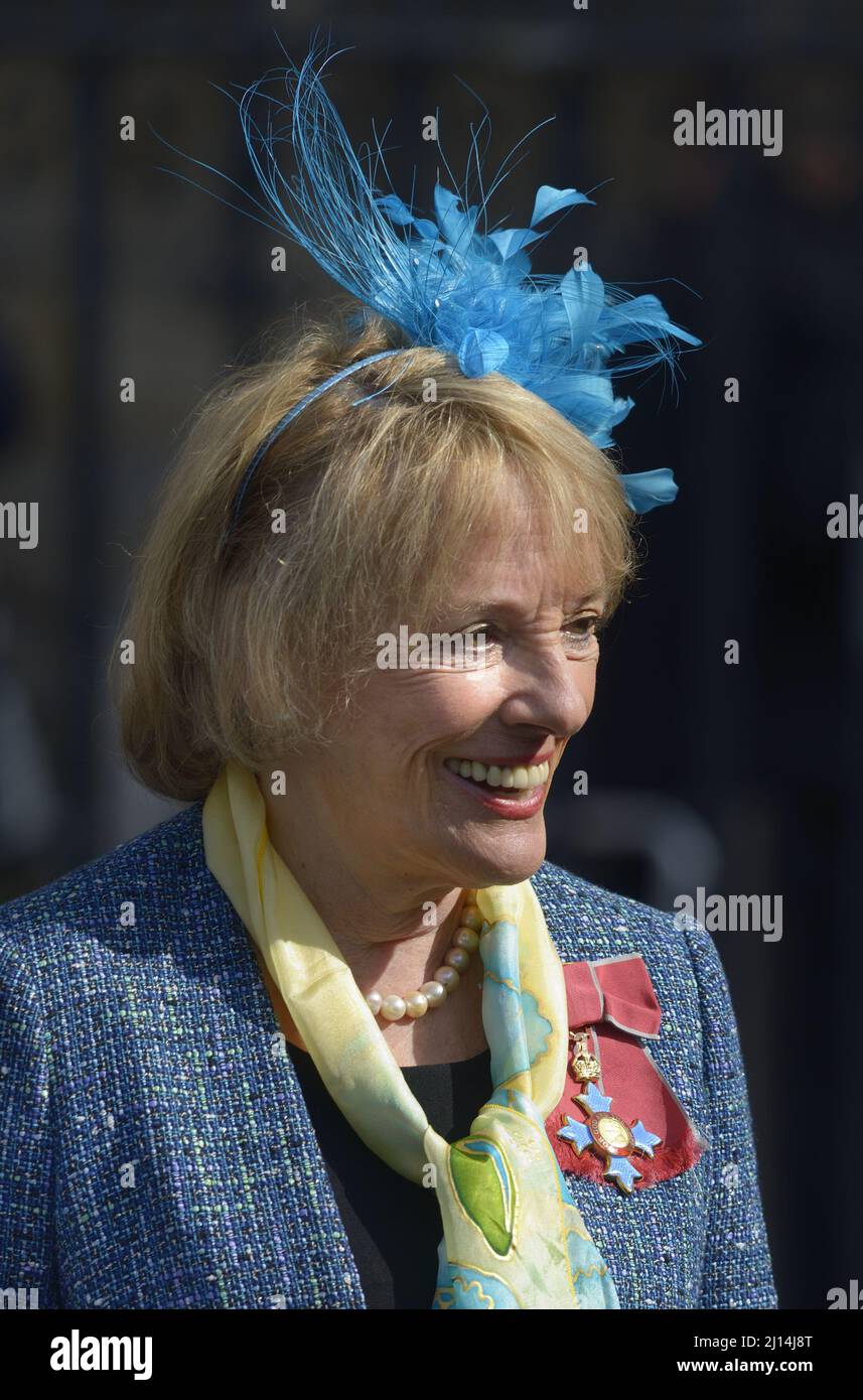 Dame Esther Rantzen - journaliste et présentatrice à la télévision - au service commémoratif de Dame Vera Lynn à l'abbaye de Westminster, le 21st mars 2022 Banque D'Images