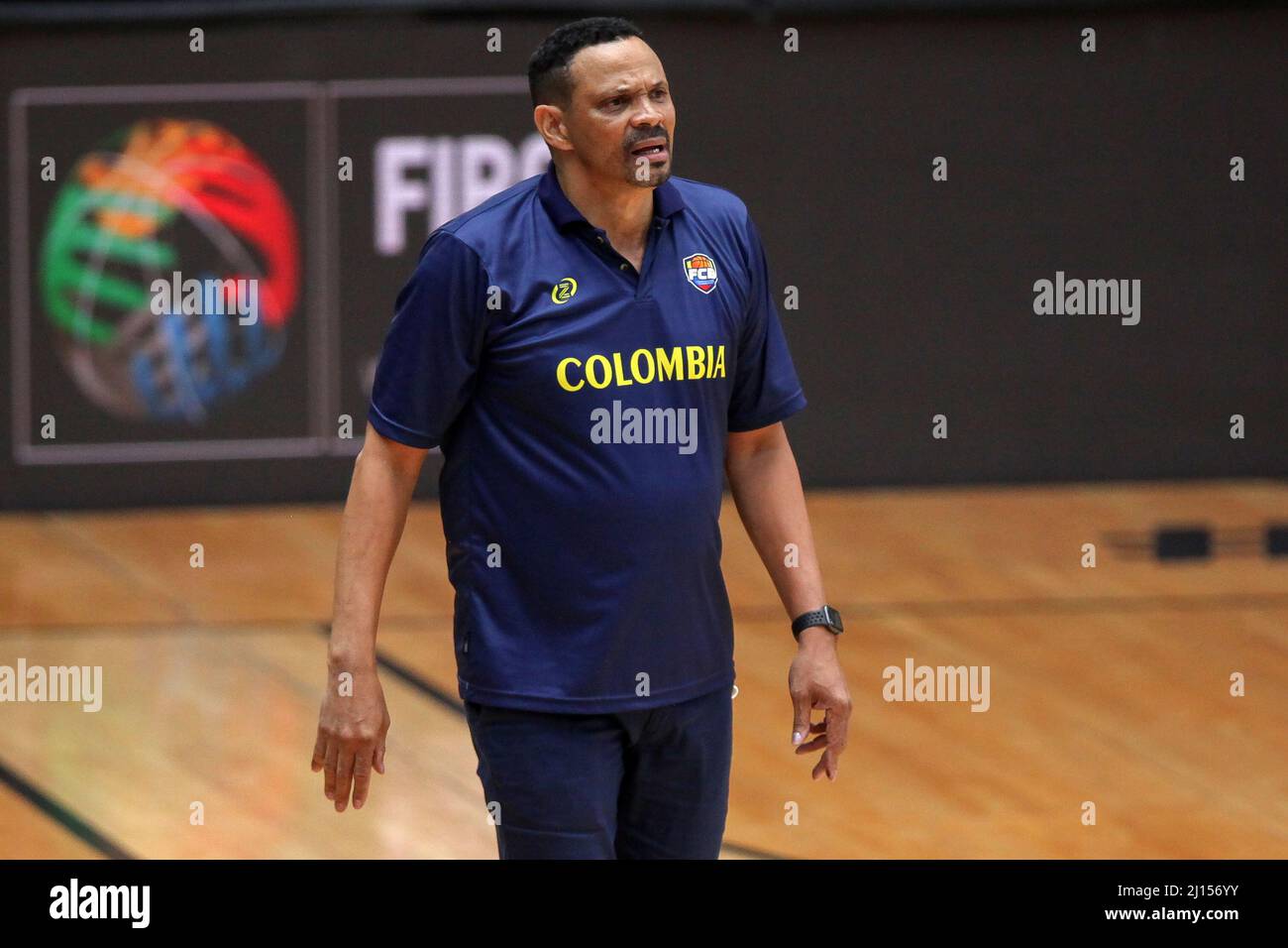 Los dos Caminos, Miranda. VE - MARS 21: Tomás Díaz entraîneur de l'équipe nationale colombienne affronte l'équipe Uruguay pendant la FIBA ​​U18 South American Men Banque D'Images