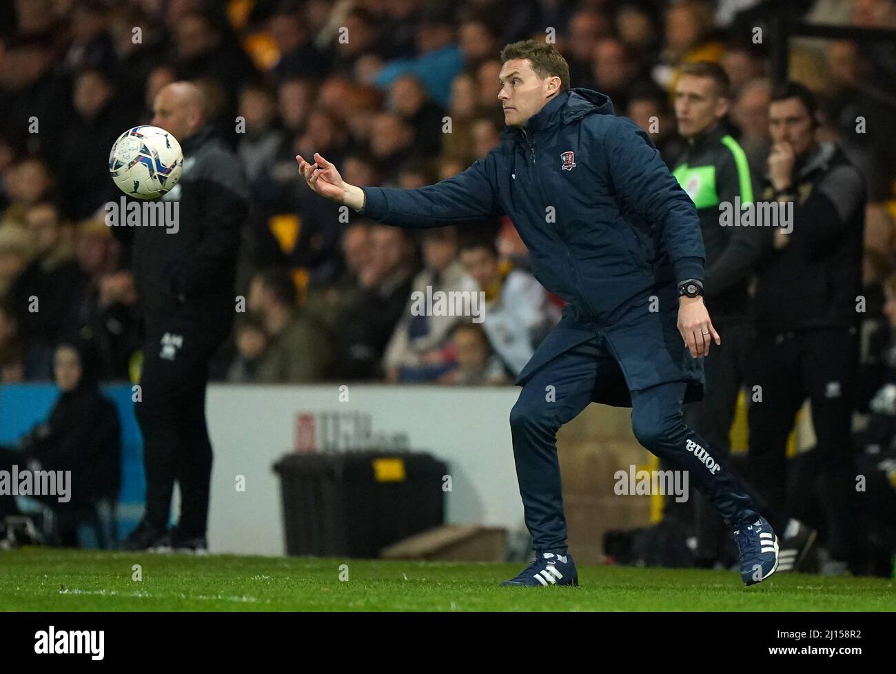Matt Taylor, directeur de la ville d'Exeter, lors du match Sky Bet League Two au parc Vale, Stoke-on-Trent. Date de la photo: Mardi 22 mars 2022. Banque D'Images