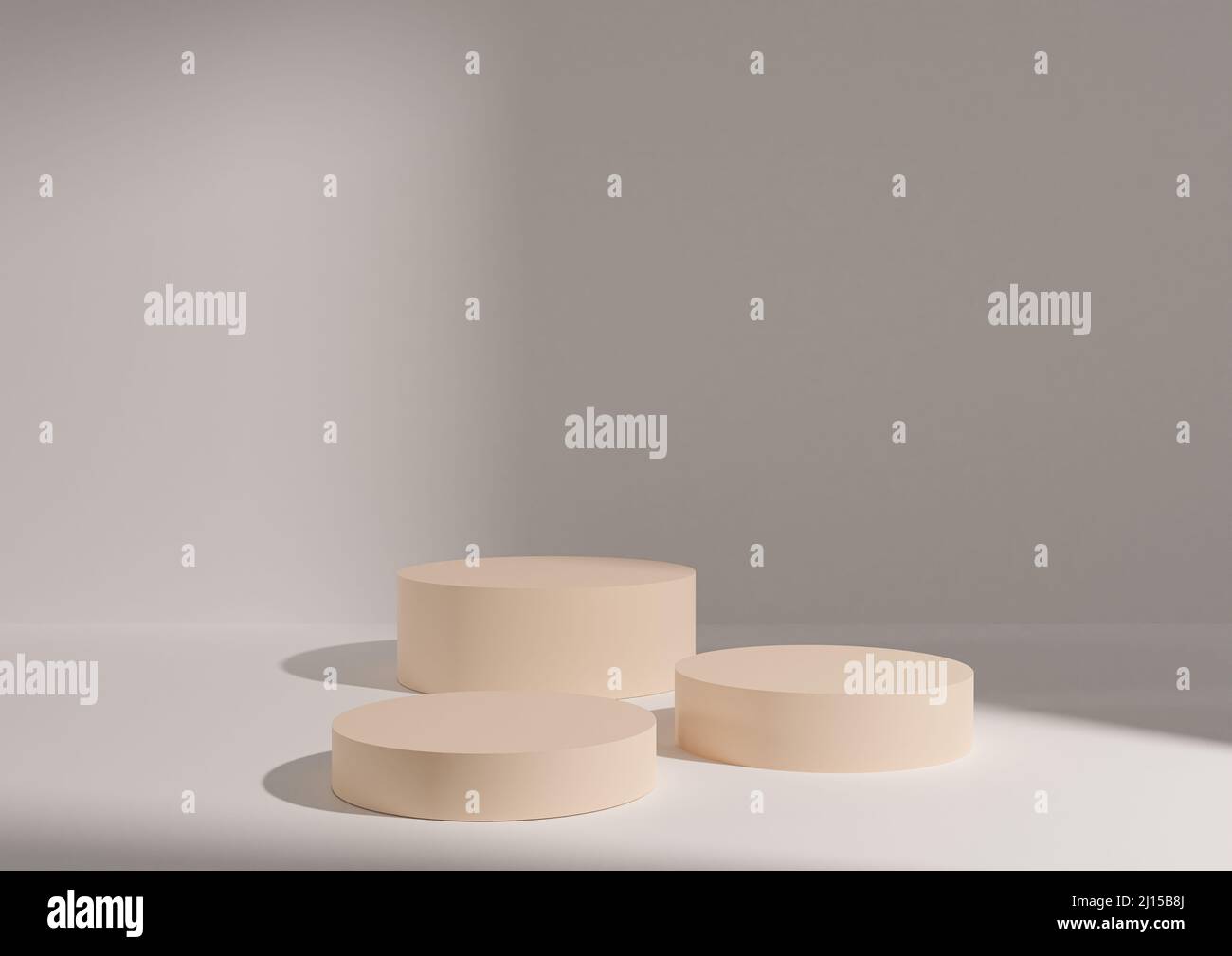 Trois podiums ou supports pastel et jaune clair sur fond blanc et gris clair pour l'affichage du produit. Composition minimale pour la photographie de produit 3D rende Banque D'Images