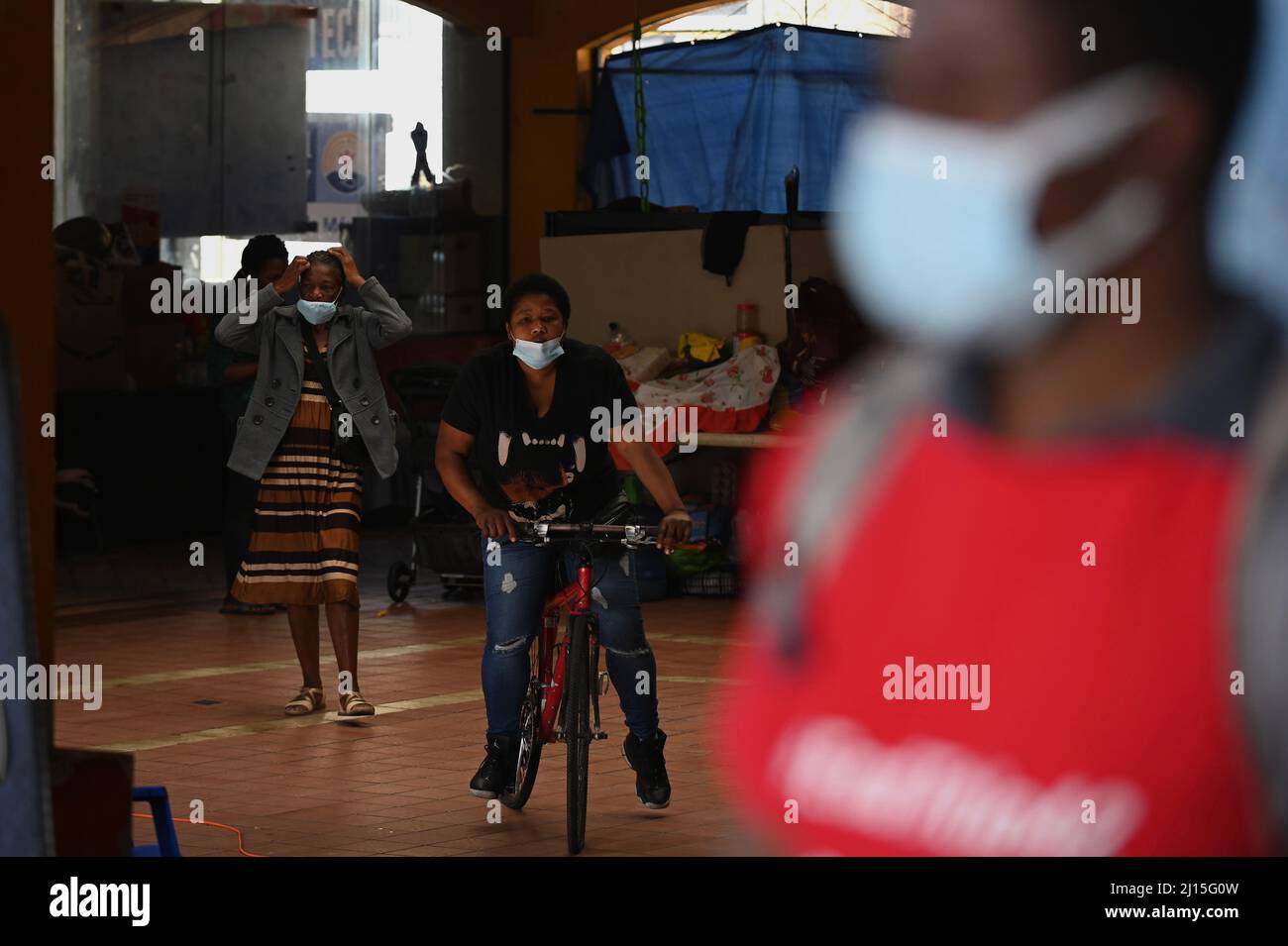 Tijuana, Californie, Mexique. 21st mars 2022. Les migrants haïtiens à une conférence de presse de Tijuana, au Mexique, contre la politique frontalière entre les États-Unis et le Mexique, titre 42, le lundi 21 mars 2022. (Image de crédit : © Carlos A. Moreno/ZUMA Press Wire) Banque D'Images