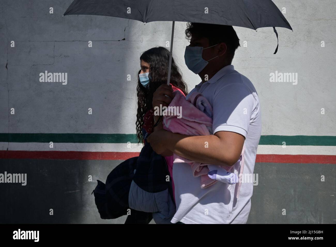 Tijuana, Californie, Mexique. 21st mars 2022. Migrants protestant contre la politique frontalière entre les États-Unis et le Mexique, titre 42 lors d'une marche à Tijuana, au Mexique, le lundi 21 mars 2022. (Image de crédit : © Carlos A. Moreno/ZUMA Press Wire) Banque D'Images