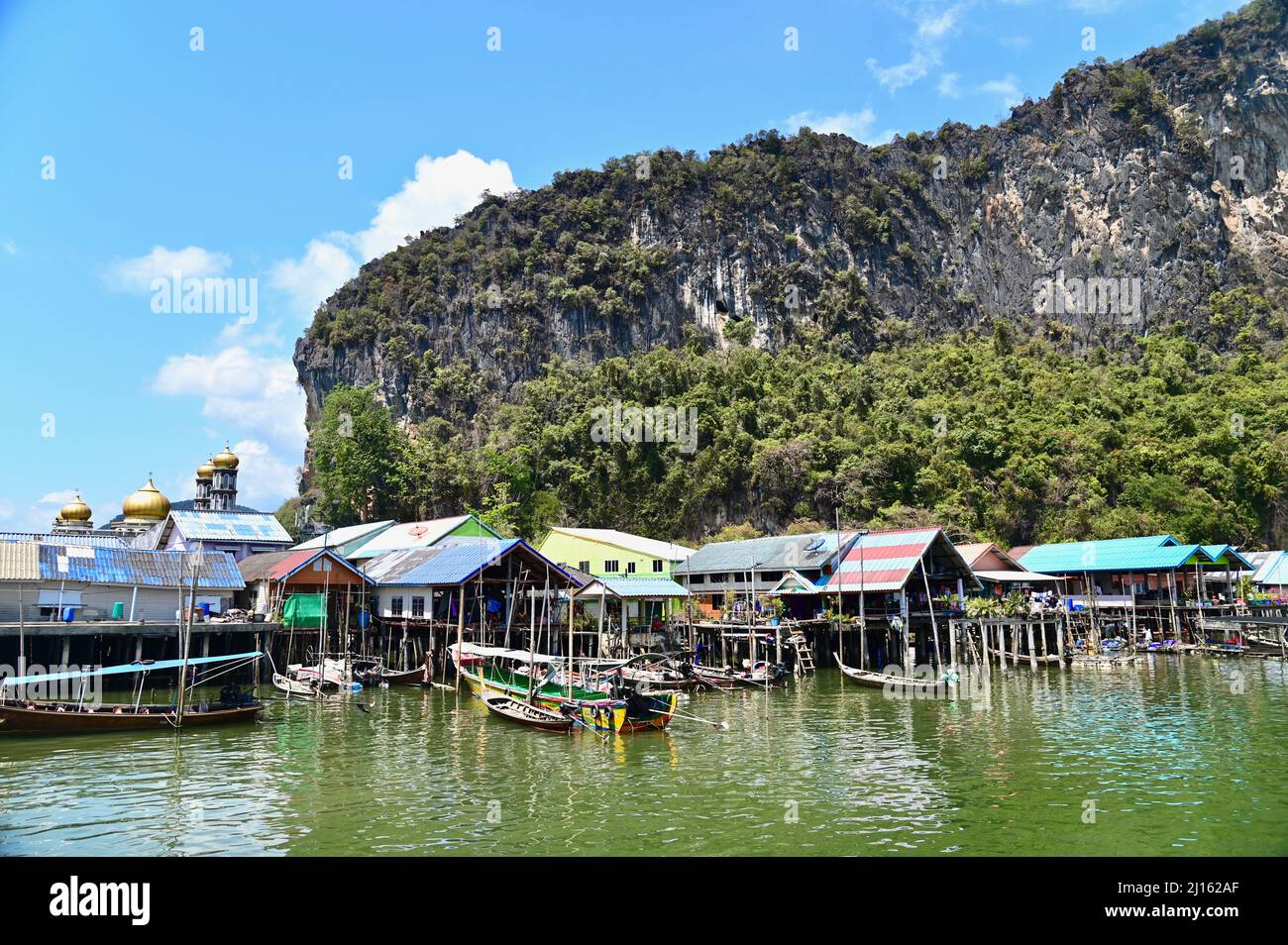 Maisons traditionnelles au village musulman flottant de Koh Panyee Banque D'Images