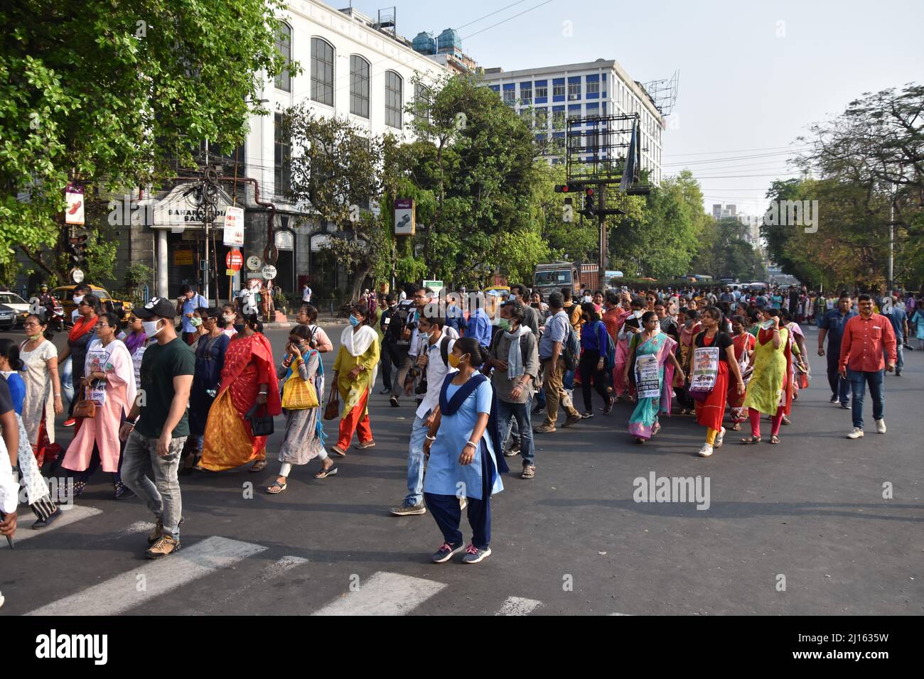 Kolkata, Bengale occidental, Inde. 22nd mars 2022. L'aile des femmes du All India Trinamool Congress (AITMC) organise un rassemblement de protestation contre la récente hausse des prix par Narendra Modi à la tête du gouvernement central du pétrole en Inde.l'aile des femmes du All India Trinamool Congress (AITMC) organise un rassemblement de protestation contre la récente hausse des prix par Narendra Modi à la tête Govt. Central de pétrole en Inde. (Credit image: © Biswarup Ganguly/Pacific Press via ZUMA Press Wire) Banque D'Images