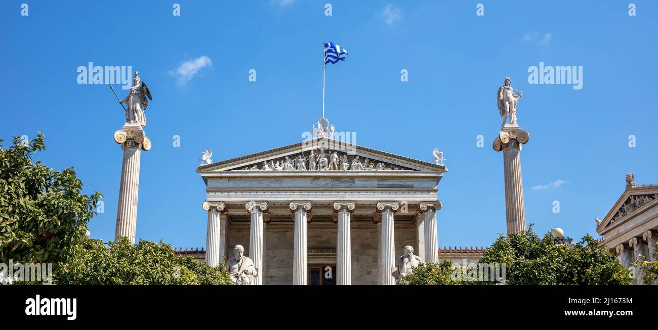 Académie de Grèce d'Athènes. National Research academy bâtiment néoclassique entrée principale, point d'intérêt majeur au centre-ville. Banque D'Images