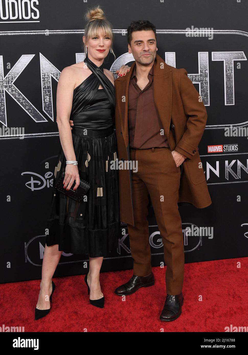 Los Angeles, États-Unis. 22nd mars 2022. (G-D) Elvira Lind et Oscar Isaac arrivent à la première MOON KNIGHT des studios Marvel qui s'est tenue au théâtre El Capitan à Hollywood, CA, le mardi 22 mars 2022. (Photo par Sthanlee B. Mirador/Sipa USA) crédit: SIPA USA/Alay Live News Banque D'Images