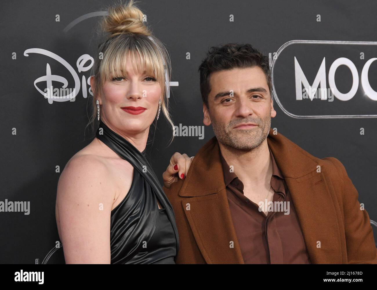 Los Angeles, États-Unis. 22nd mars 2022. (G-D) Elvira Lind et Oscar Isaac arrivent à la première MOON KNIGHT des studios Marvel qui s'est tenue au théâtre El Capitan à Hollywood, CA, le mardi 22 mars 2022. (Photo par Sthanlee B. Mirador/Sipa USA) crédit: SIPA USA/Alay Live News Banque D'Images