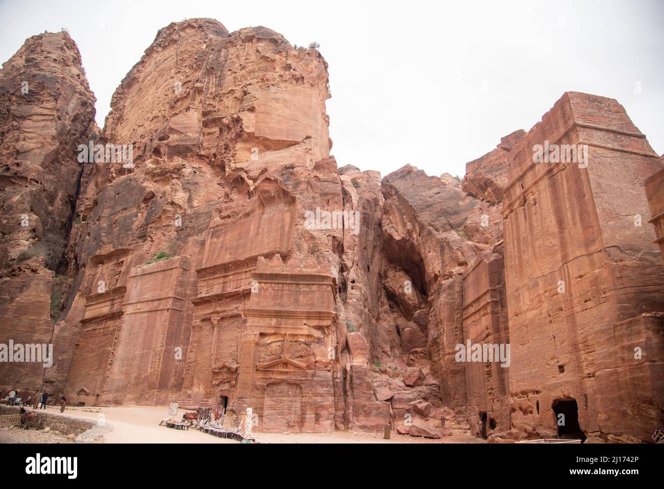 jordania petra 23-03-2022 visitando petra, la otra cara de petra, detrás de la puerta del tesoro, hay un mundo desconocido de petr Banque D'Images